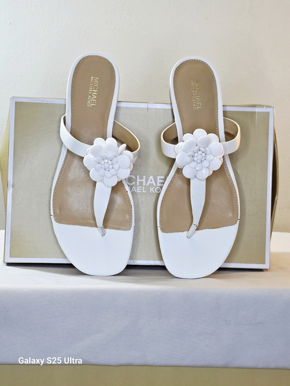 MICHAEL Michael Kors Dalia Flat Sandal In Optic White Size 7.5M